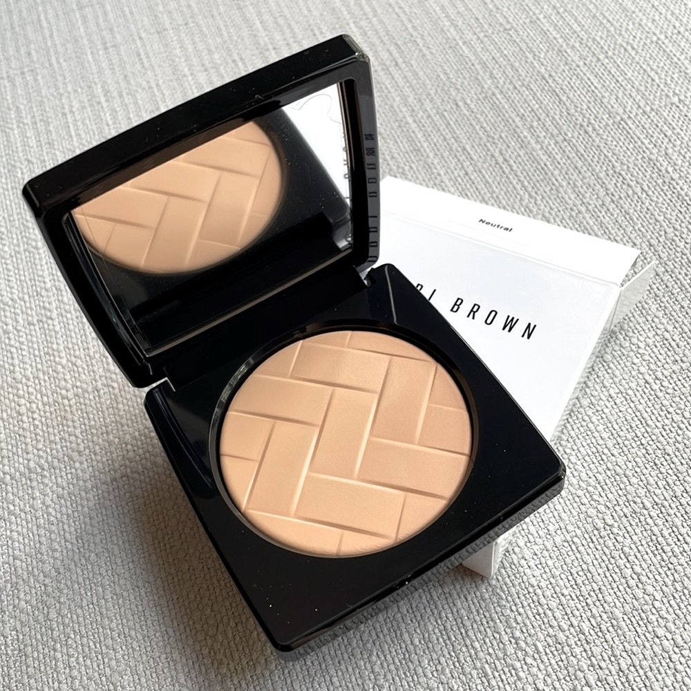 Bobbi Brown Vitamin Enriched Pressed Finishing Powder - neutral